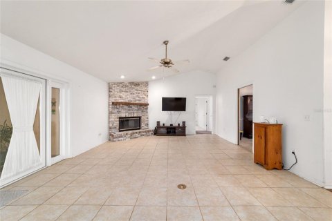 House in Ocala, Florida 4 bedrooms, 231.42 sq.m. № 2113725 - photo 14