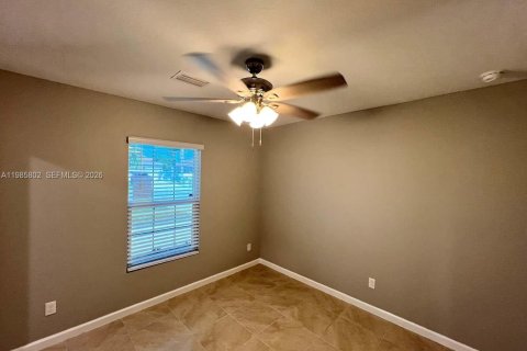 House in Port St. Lucie, Florida 4 bedrooms, 160.72 sq.m. № 2047413 - photo 5