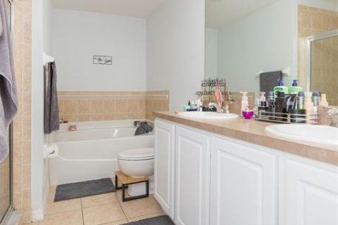 Adosado en venta en Tampa, Florida, 3 dormitorios, 192.4 m2 № 1807269 - foto 28