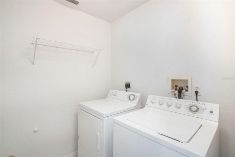 Casa en venta en Cape Coral, Florida, 3 dormitorios, 142.05 m2 № 2103137 - foto 28