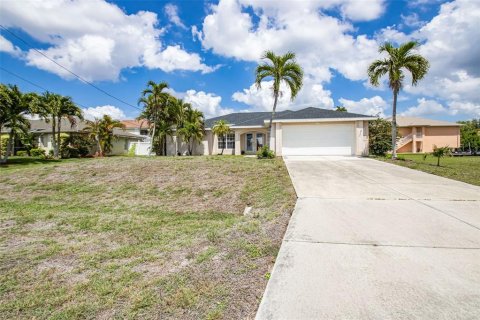 Casa en venta en Cape Coral, Florida, 3 dormitorios, 142.05 m2 № 2103137 - foto 5