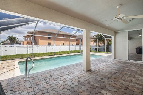 Casa en venta en Cape Coral, Florida, 3 dormitorios, 142.05 m2 № 2103137 - foto 30