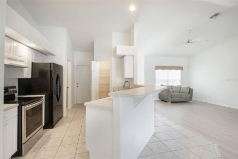 Casa en venta en Cape Coral, Florida, 3 dormitorios, 142.05 m2 № 2103137 - foto 12