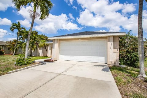 Casa en venta en Cape Coral, Florida, 3 dormitorios, 142.05 m2 № 2103137 - foto 4