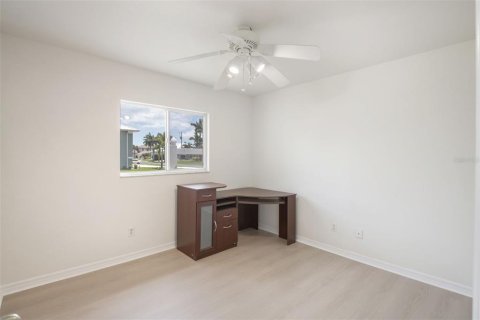 Casa en venta en Cape Coral, Florida, 3 dormitorios, 142.05 m2 № 2103137 - foto 23