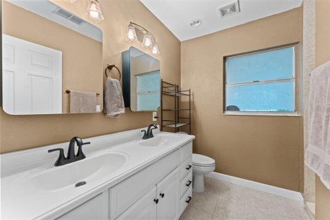 House in Gibsonton, Florida 2 bedrooms, 140.28 sq.m. № 1908266 - photo 21