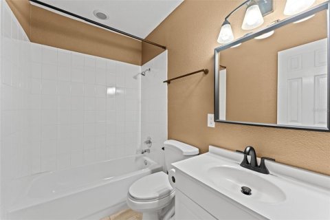 House in Gibsonton, Florida 2 bedrooms, 140.28 sq.m. № 1908266 - photo 17