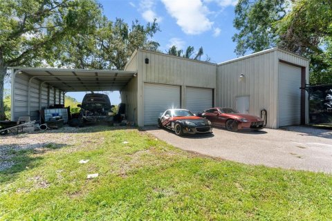 House in Gibsonton, Florida 2 bedrooms, 140.28 sq.m. № 1908266 - photo 2