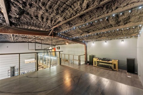 House in Gibsonton, Florida 2 bedrooms, 140.28 sq.m. № 1908266 - photo 4