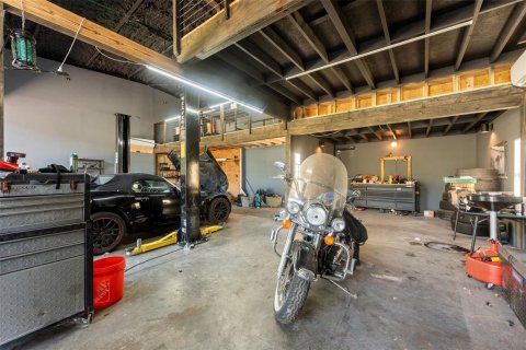 House in Gibsonton, Florida 2 bedrooms, 140.28 sq.m. № 1908266 - photo 3