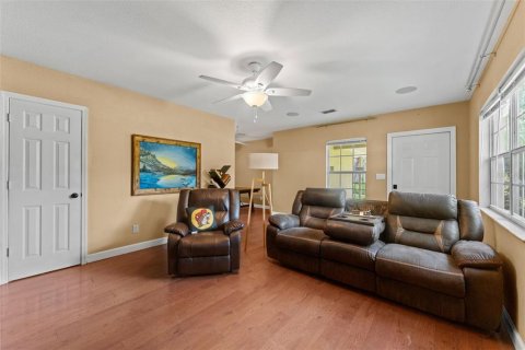 House in Gibsonton, Florida 2 bedrooms, 140.28 sq.m. № 1908266 - photo 11