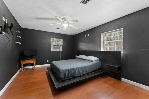 House in Gibsonton, Florida 2 bedrooms, 140.28 sq.m. № 1908266 - photo 18