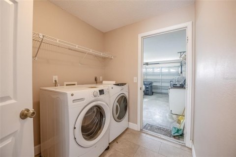 House in Lakeland, Florida 2 bedrooms, 153.85 sq.m. № 1831575 - photo 27