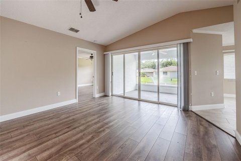 House in Lakeland, Florida 2 bedrooms, 153.85 sq.m. № 1831575 - photo 6