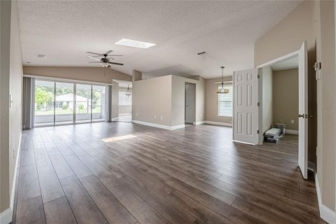 House in Lakeland, Florida 2 bedrooms, 153.85 sq.m. № 1831575 - photo 4
