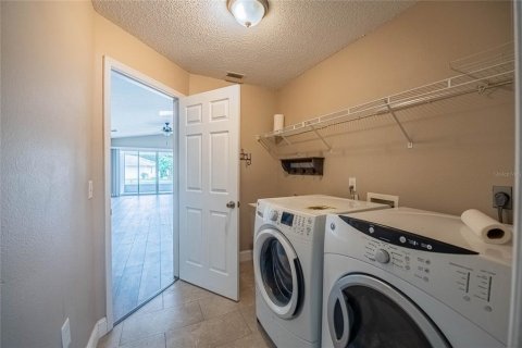 House in Lakeland, Florida 2 bedrooms, 153.85 sq.m. № 1831575 - photo 26