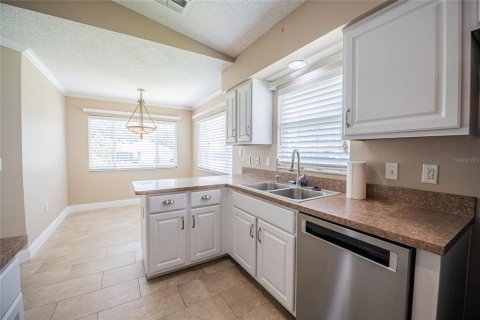House in Lakeland, Florida 2 bedrooms, 153.85 sq.m. № 1831575 - photo 11