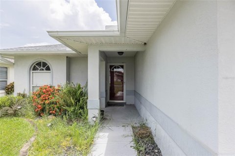 House in Lakeland, Florida 2 bedrooms, 153.85 sq.m. № 1831575 - photo 3