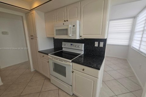 Condo in Aventura, Florida, 2 bedrooms № 1971319 - photo 3