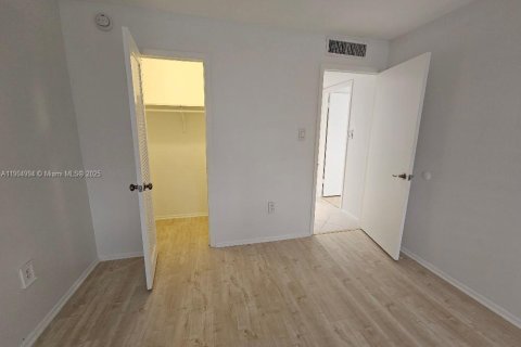 Condo in Aventura, Florida, 2 bedrooms № 1971319 - photo 18