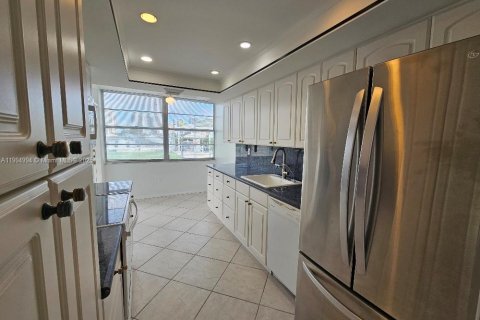Condo in Aventura, Florida, 2 bedrooms № 1971319 - photo 4
