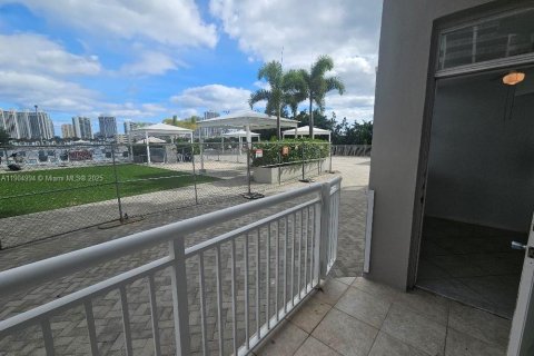 Condo in Aventura, Florida, 2 bedrooms № 1971319 - photo 7