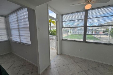 Condo in Aventura, Florida, 2 bedrooms № 1971319 - photo 6