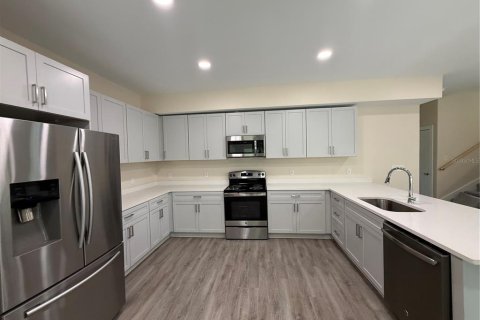 Villa ou maison à louer à Gainesville, Floride: 4 chambres, 182.09 m2 № 2099395 - photo 4