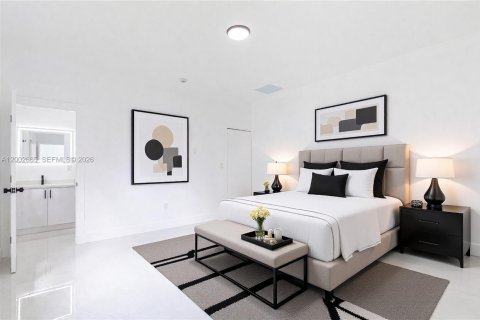 House in Miami, Florida 4 bedrooms, 183.48 sq.m. № 2066362 - photo 14