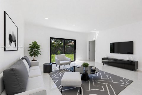 House in Miami, Florida 4 bedrooms, 183.48 sq.m. № 2066362 - photo 2