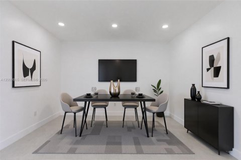 House in Miami, Florida 4 bedrooms, 183.48 sq.m. № 2066362 - photo 13