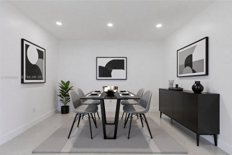 House in Miami, Florida 4 bedrooms, 183.48 sq.m. № 2066362 - photo 11