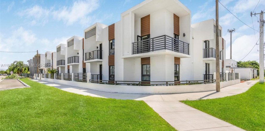 Appartement à Miami, Floride 2 chambres, 106.84 m2 № 1994255