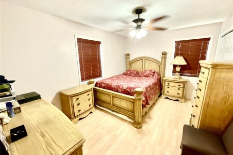 Casa en alquiler en New Port Richey, Florida, 4 dormitorios, 231.05 m2 № 1834982 - foto 27
