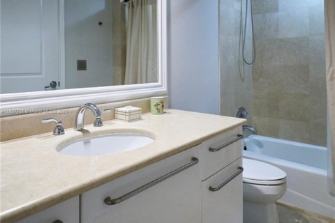 Снять в аренду кондоминиум в Холливуд, Флорида 2 спальни, 196.49м2, № 1949177 - фото 22