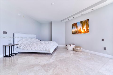 Снять в аренду кондоминиум в Холливуд, Флорида 2 спальни, 196.49м2, № 1949177 - фото 25