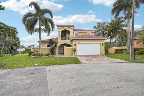 Villa ou maison à vendre à Miramar, Floride: 4 chambres, 270.35 m2 № 2056988 - photo 1