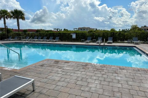 Touwnhouse à louer à Florida City, Floride: 2 chambres, 112.23 m2 № 1986327 - photo 13