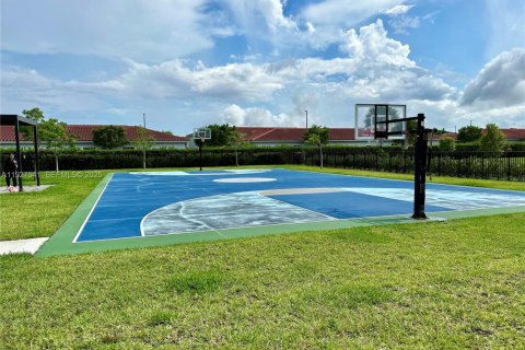 Touwnhouse à louer à Florida City, Floride: 2 chambres, 112.23 m2 № 1986327 - photo 12