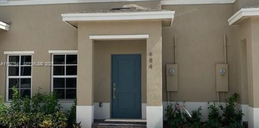 Touwnhouse à Florida City, Floride 2 chambres, 112.23 m2 № 1986327