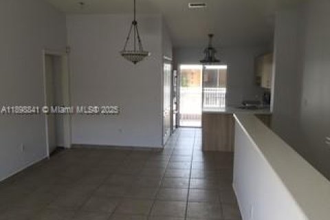 Condo in Hialeah, Florida, 2 bedrooms  № 1952591 - photo 16