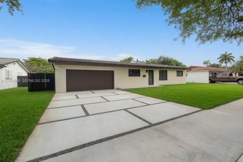 Casa en Miami Lakes, Florida 3 dormitorios, 96.62 m2 № 2380057