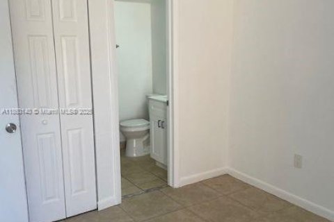 Condo in Miami, Florida, 2 bedrooms  № 1892214 - photo 20