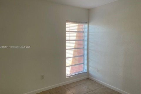 Condo in Miami, Florida, 2 bedrooms  № 1892214 - photo 22