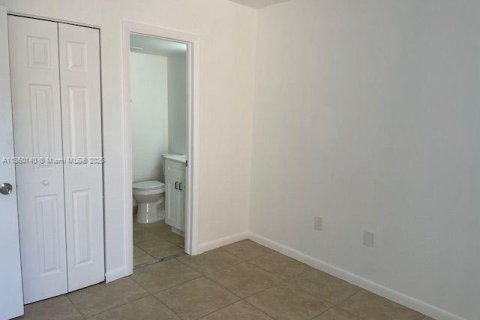 Condo in Miami, Florida, 2 bedrooms  № 1892214 - photo 21