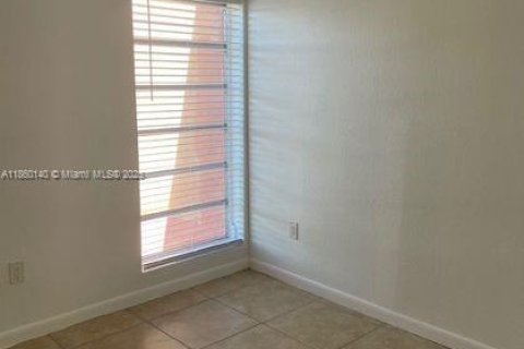 Condo in Miami, Florida, 2 bedrooms  № 1892214 - photo 19