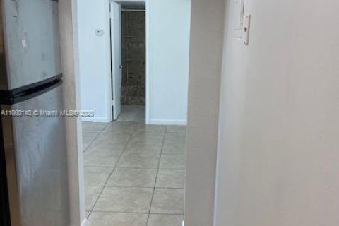 Condo in Miami, Florida, 2 bedrooms  № 1892214 - photo 8