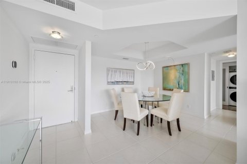 Condo in Aventura, Florida, 2 bedrooms  № 2013672 - photo 5