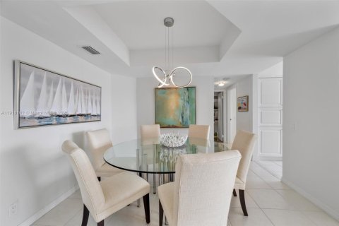 Condo in Aventura, Florida, 2 bedrooms  № 2013672 - photo 6
