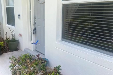 Touwnhouse à louer à Orlando, Floride: 3 chambres, 159.7 m2 № 2113833 - photo 2